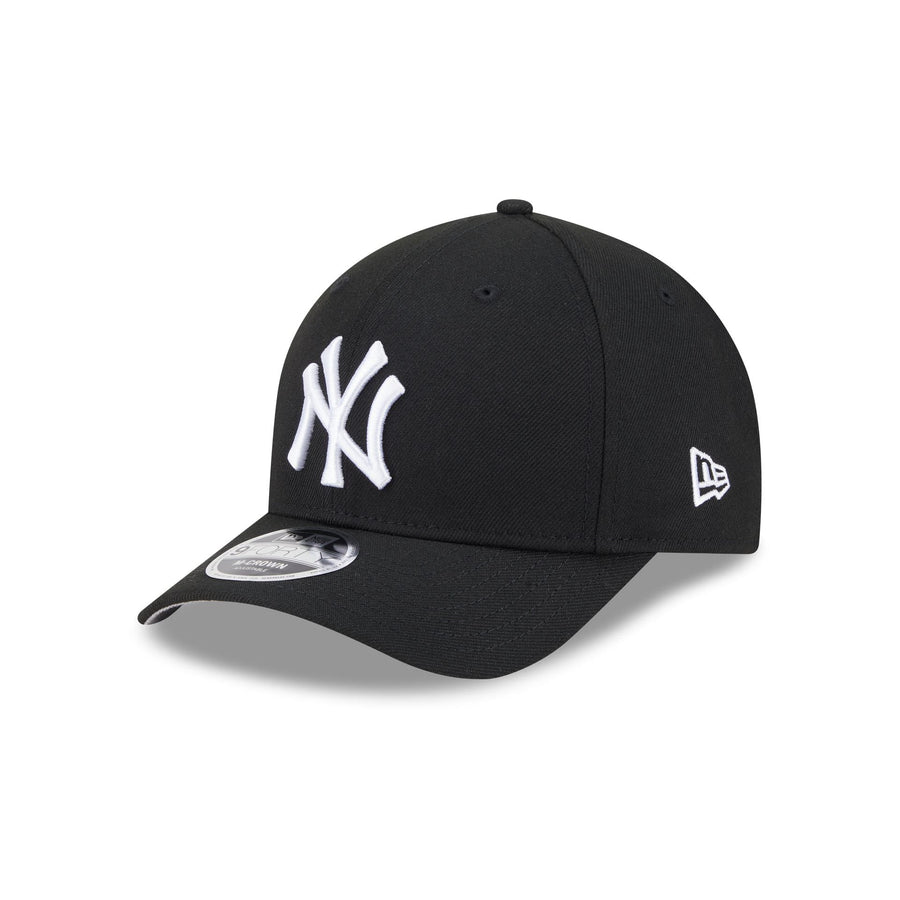 New Era New York Yankees Black Authentic Collection 9FORTY M-Crown Snapback Hat