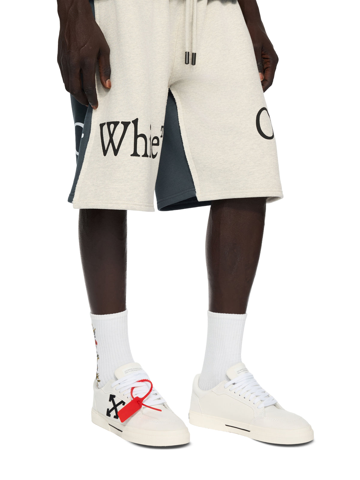 Off-White Vulcanized Low Sneakers White/Black