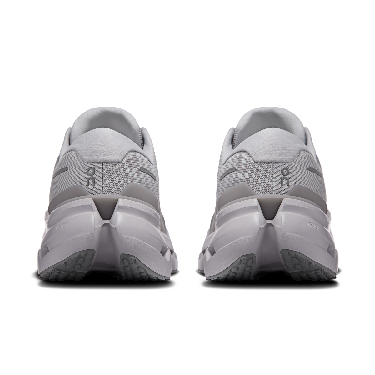 On Cloudrunner 3 Glacier / Alloy