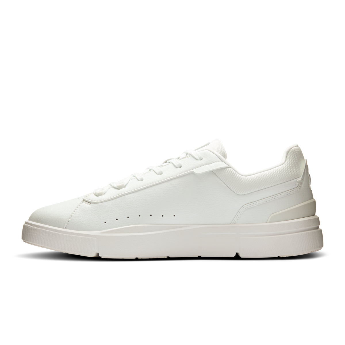 On THE ROGER Advantage White / White