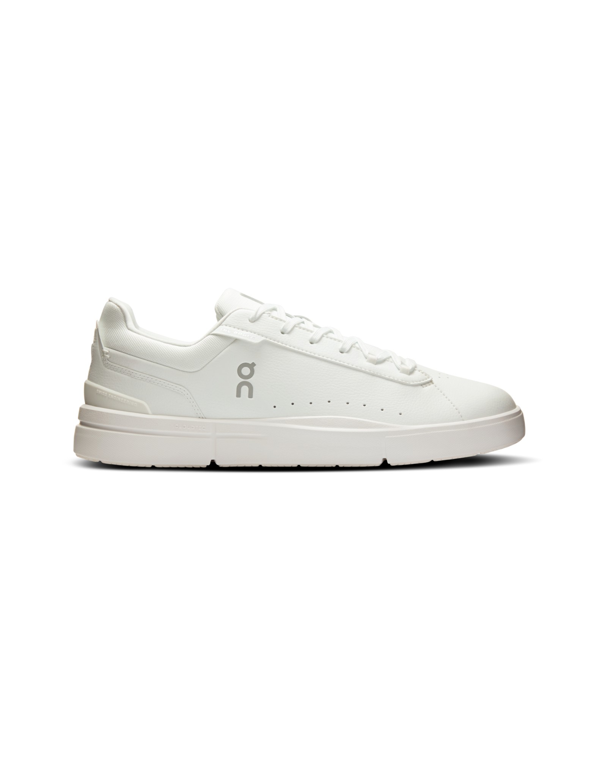 On THE ROGER Advantage White / White