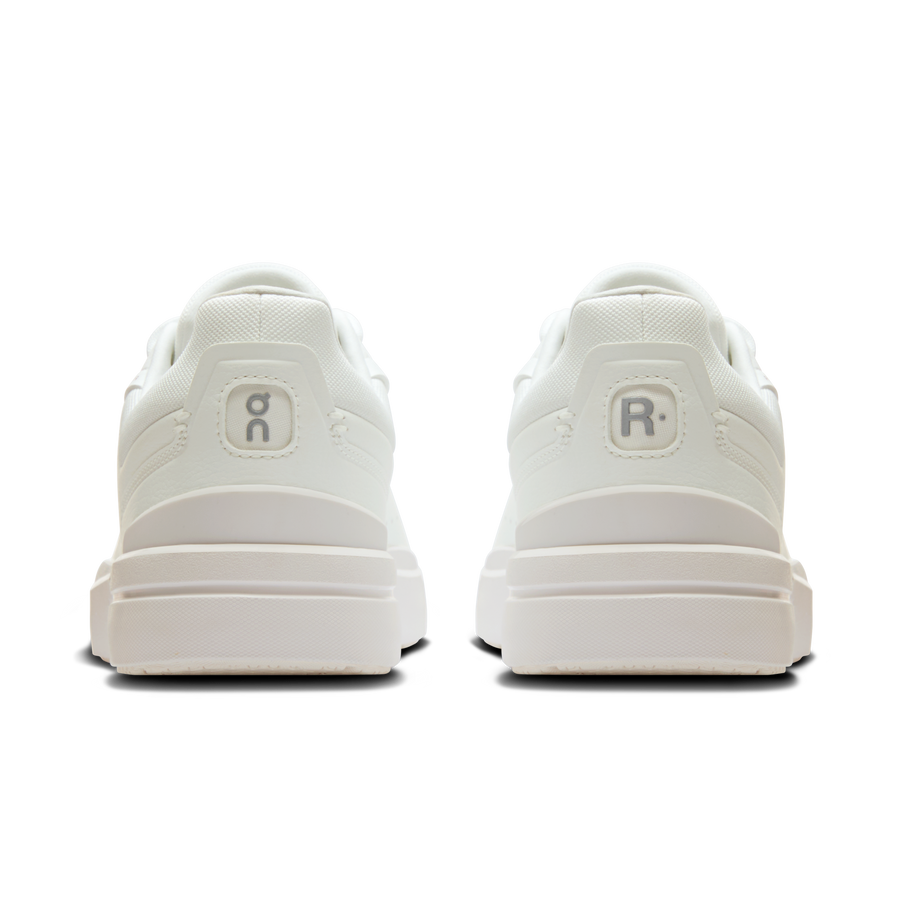 On THE ROGER Advantage White / White