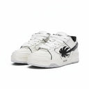One Kickz Palm Angels Venice Worn Out white leather sneakers with black palm logo and distressed details.