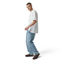 Hombre con zuecos Birkenstock Boston de cuero nubuck aceitado color Habana de One Kickz con vaqueros y camiseta