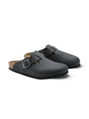 Zuecos One Kickz Birkenstock Boston en cuero nobuk aceitado negro con hebilla metálica y plantilla de corcho