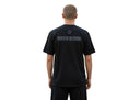 Hombre de espaldas vistiendo la camiseta negra Supreme Blockbuster Tee de One Kickz con estampado Forever Outshine